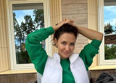 Семилетняя дочь Климовой дала совет мужчинам и уморила Сеть: «Женщины любят, когда им дарят романтику…»