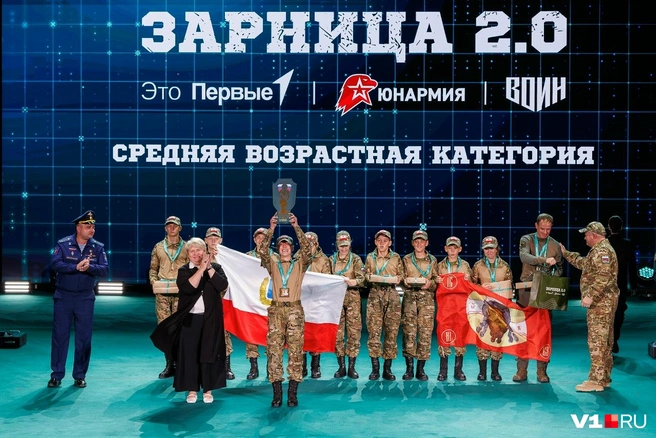 Первое место в средней возрастной категории досталось ребятам из Саратовской области | Источник: Алексей Волхонский / V1.RU
