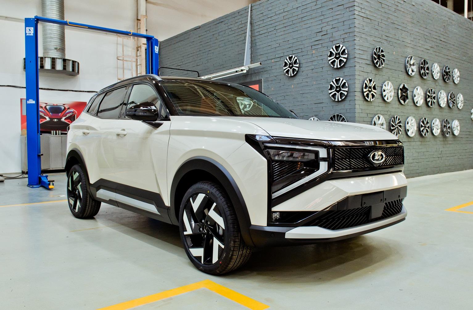 Просвет, как у «Дастера». На рынок выкатили первый кроссовер АВТОВАЗа — Lada Azimut