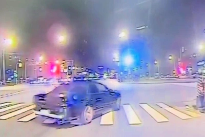 Курьер-дрифтер задержан в Петербурге за опасные маневры