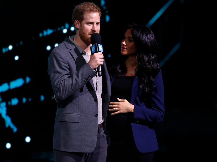 Герцог и герцогиня Сассекские во время WE Day UK 2019 на SSE Arena, 6 марта 2019
