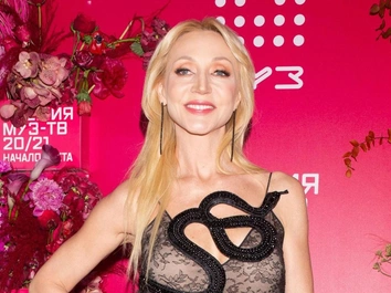 «Кристина будет петь!»: Алла Пугачева пришла на концерт дочери, но отказалась выйти к ней на сцену