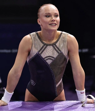 Россия возвращается: Ангелина Мельникова выступает на FIG World Challenge Cup в Париже