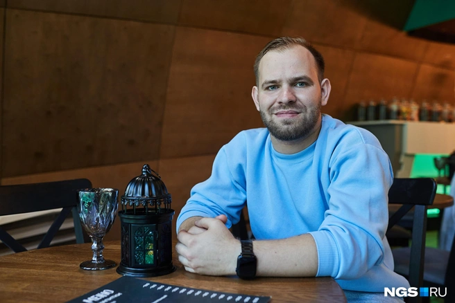 Шеф-кондитер Денис Крицкий  | Источник: Александр Ощепков / NGS.RU