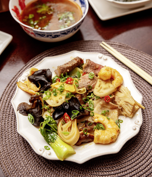 Задать жару: хого — китайское блюдо, которое готовят в самоваре