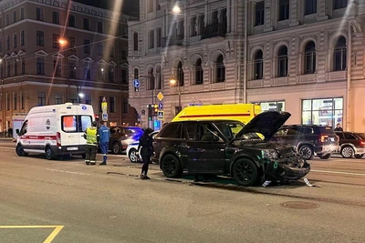 Авария на Литейном: столкнулись мотоцикл и два авто