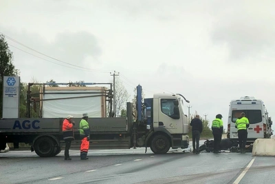 Мотоциклист врезался в грузовик на Волхонском шоссе