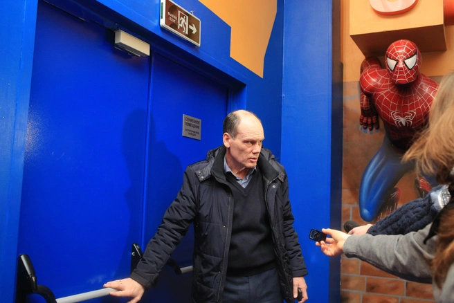  Главный человек по безопасности ТЦ показал, как спасаться в случае тревоги  | www.nn.ru