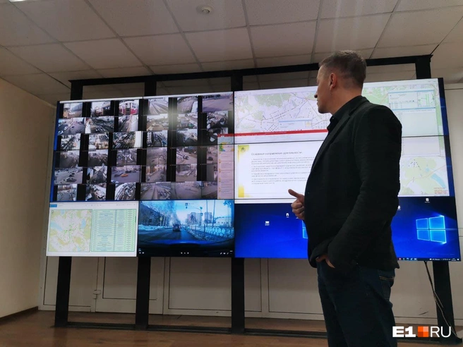 На видеостене показана вся информация о состоянии дорожного движения в городе | Источник: Даниил Румянцев / E1.RU