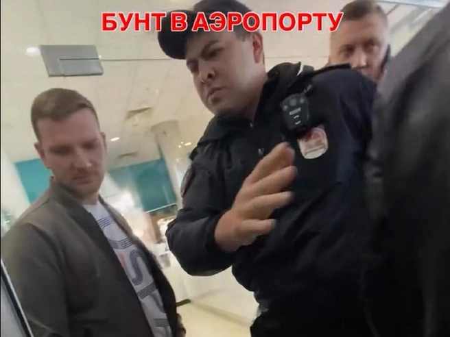 Решить ситуацию помог сотрудник транспортной полиции | Источник: anzer.now / Instagram (организация принадлежит компании Meta, признана нежелательной, запрещена в России)