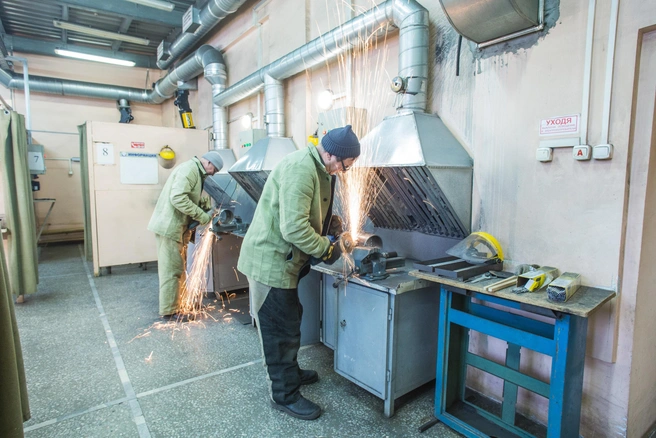 Сварщиков обучают в собственных мастерских | Источник: «Пермь-нефть»