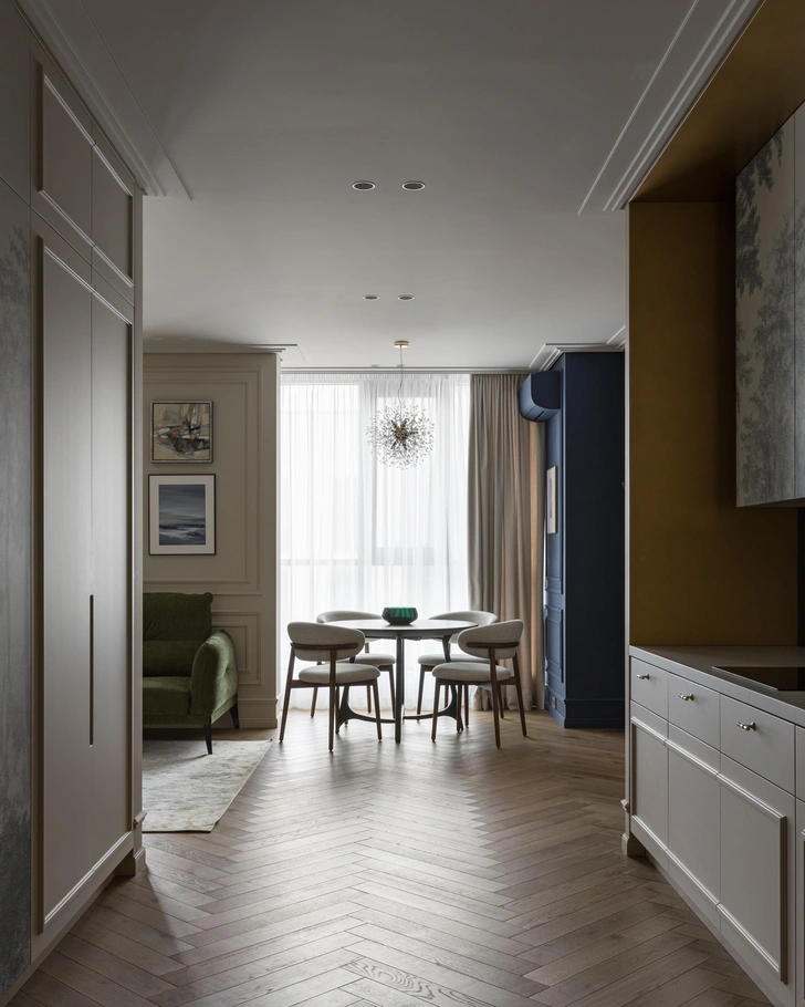 Высокие шкафы, столярная мастерская по эскизам LFUSION.  | Источник: Елизавета Гуровская. Стиль: студия LFUSION