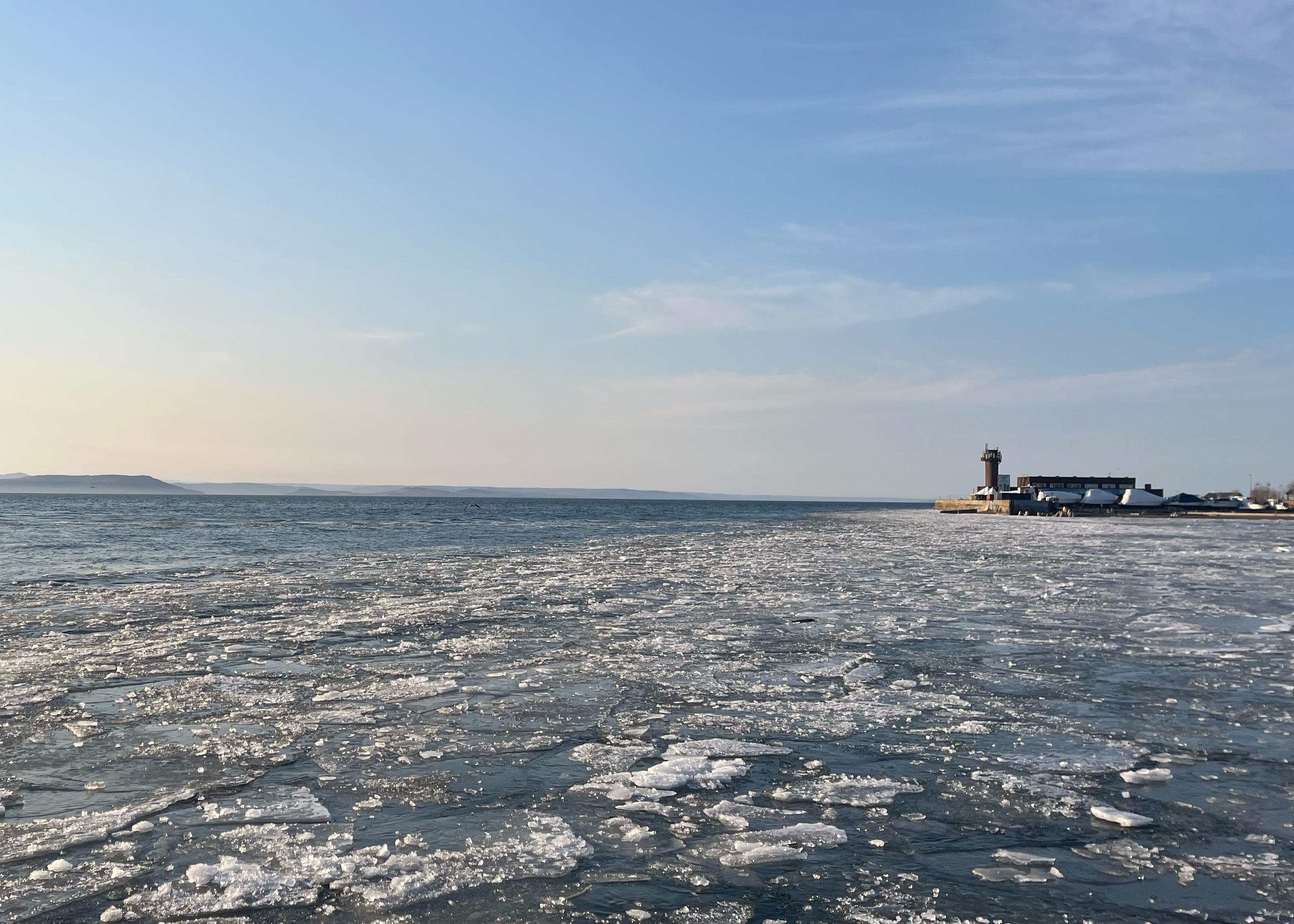 Запрет выхода на лёд и штрафы во Владивостоке
