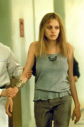 Анджелина Джоли в фильме «Прерванная жизнь» (1999)