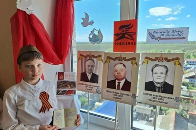 Школьники Кузнецка участвуют в акции «Окна Победы»
