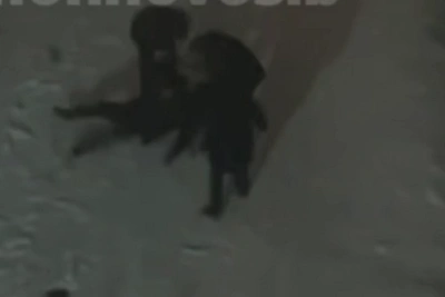 «Подбежали и начали избивать»: в Новосибирске появилось видео нападения
