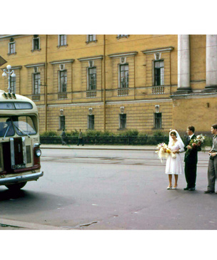 15 лирических цветных фотографии Ленинграда 1961 года