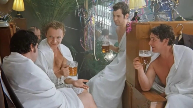 Веселый, но крайне сложный тест: угадайте 5 популярных советских комедий про настоящих мужчин