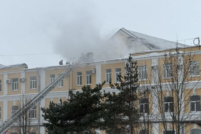 Пожар в петербургском офисе тушили по повышенному номеру