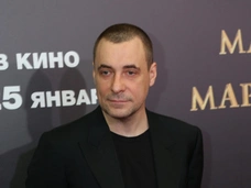 Дочь Евгения Цыганова встречается с оператором на 13 лет старше — вместе работали над «Чистым листом»
