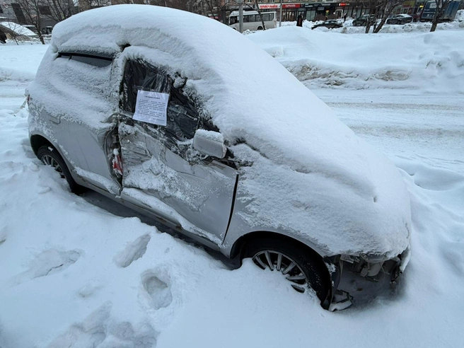 Машина, вероятно, пострадала в ДТП | Источник: документы мэрии Новосибирска