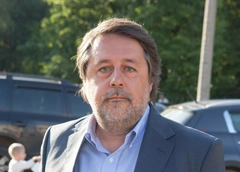 После заявления Никиты Михалкова режиссера Виталия Манского объявили в розыск