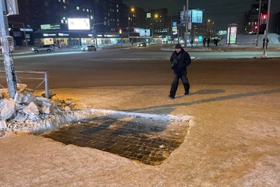 Square snow removal at Novosibirsk crossings puzzles residents