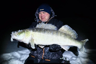 Tyumen Anglers Land Massive Zander During Winter Fishing Trip