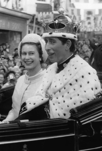 Ее Величество и принц Уэльский, июль 1969