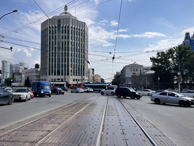 «Чудильник» можно рассмотреть на картине художника Василия Курилова | Источник: Алёна Золотухина / NGS.RU