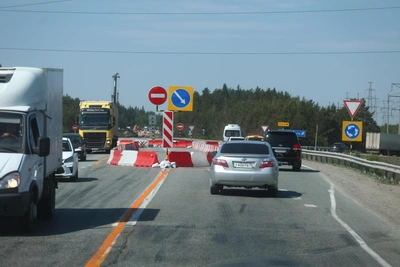 В Екатеринбурге продлили перекрытия на важной дороге