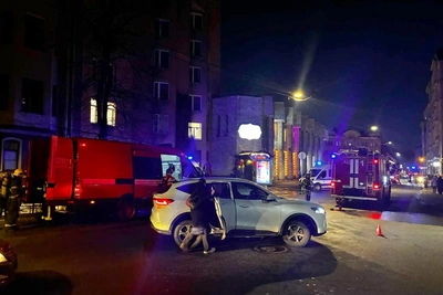 Пожарные потушили тление в вентиляционной трубе ресторана