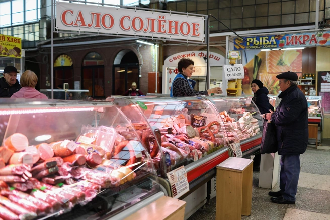 В субботу торговля велась на четырех площадках города | Источник: Евгений Софийчук / NGS55.RU