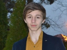 Избитый студент МГУ Амир Абумуслимов начал узнавать родных после комы