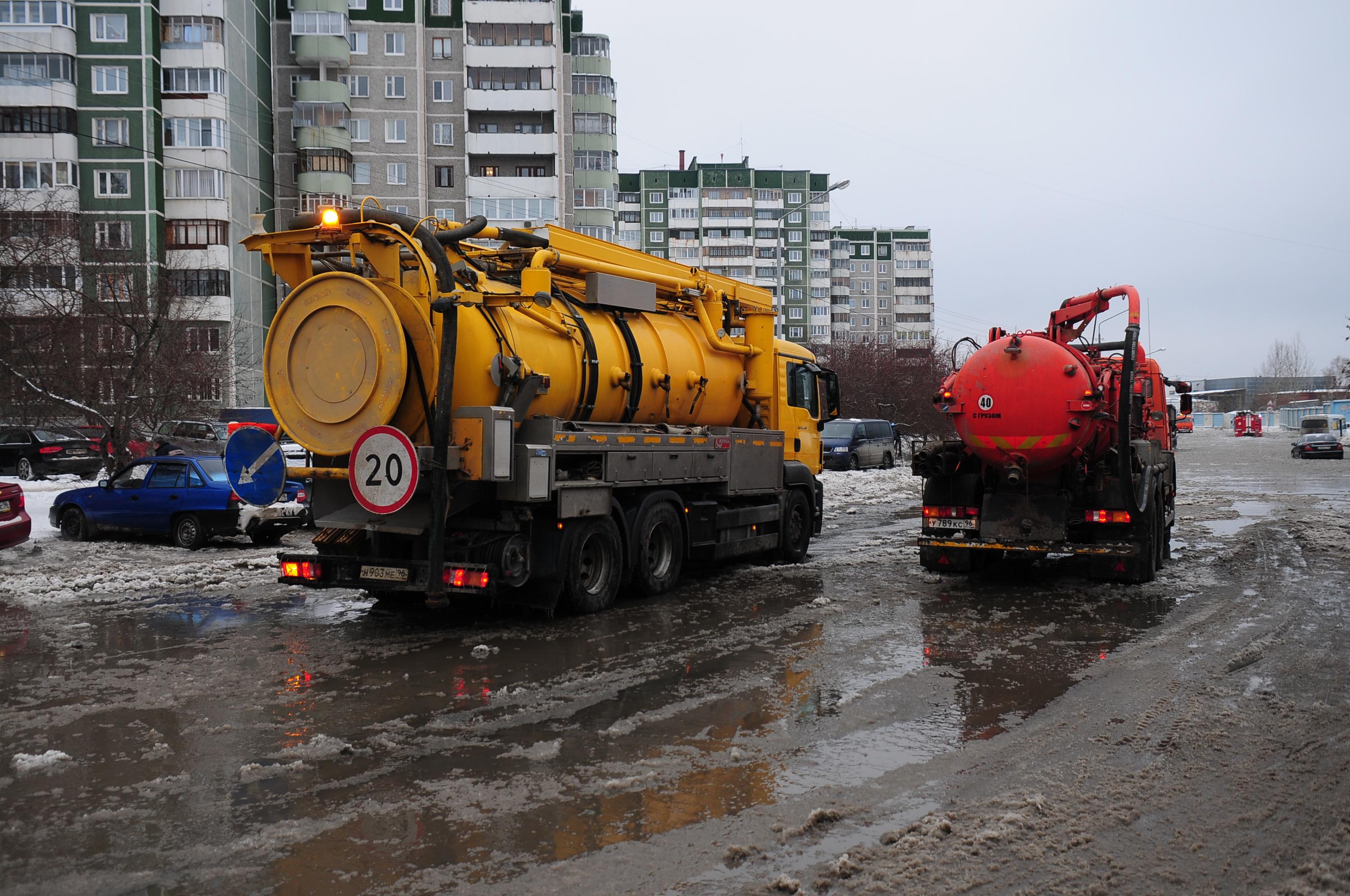 Ассенизаторы обвинили екатеринбургский Водоканал в поборах: почему резко  подняли цены для ассенизаторов - 25 декабря 2023 - Е1.ру