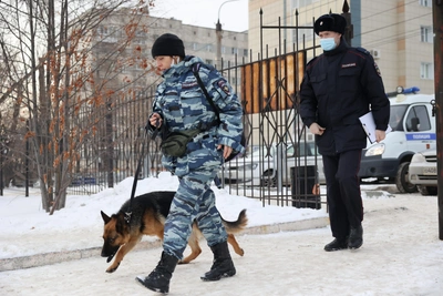 В Буденновском округе эвакуируют детей после сообщений о минировании