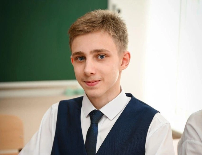 Максим Азизов первым сдал ЕГЭ по математике на 100 баллов | Источник: администрация Оренбурга