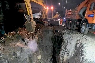В Ростове улица провалилась из-за нелегальных сливов