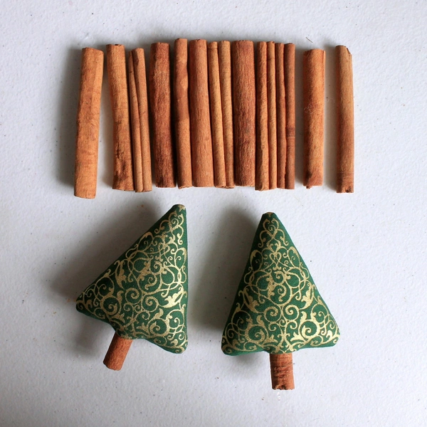 Ствол елочки — это палочка корицы | Источник: Анастасия Арефьева