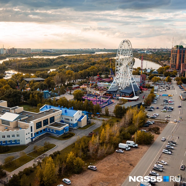 Слева — получаем знания, справа — крутимся в колесе сансары | Источник: Кирилл Башинский / NGS55.RU