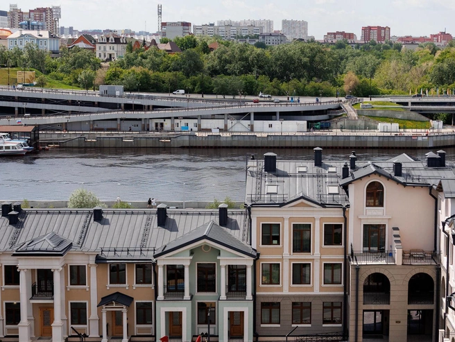 За набережной видно Царево городище. Именно отсюда начиналась Тюмень (история). | Источник: Ирина Шарова / 72.RU
