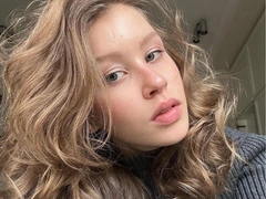 Анна Пересильд поздравила с днем рождения дочь Алексея Учителя от молодой возлюбленной