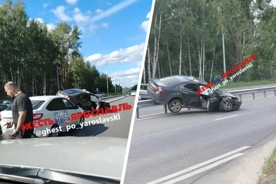 В Ярославле авто влетело в отбойник после ДТП