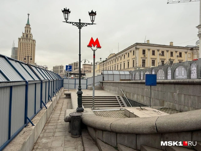 Выход оградили заборами | Источник: Артем Устюжанин / MSK1.RU
