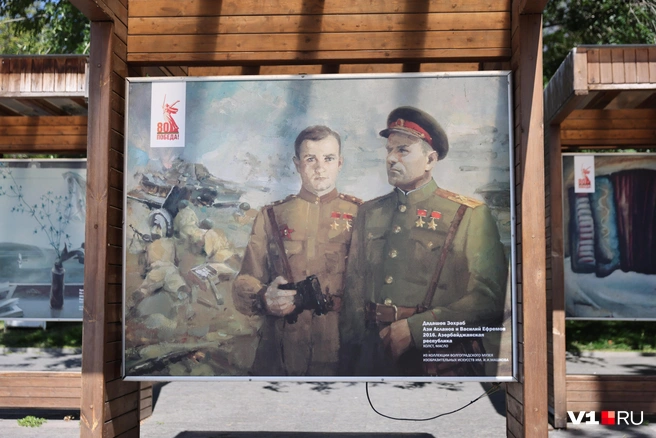 На картине у Ази Асланова звезда на погонах крайне похожа на маршальскую, а вторую звезду Героя ему присвоили только посмертно и спустя 46 лет после гибели | Источник: Алексей Волхонский / V1.RU