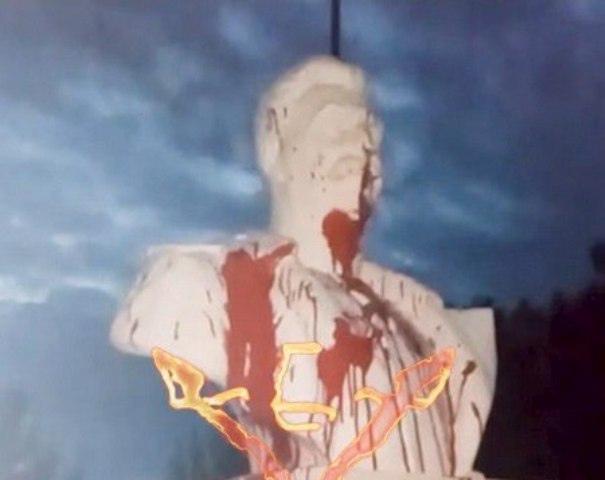 В Башкирии облили краской памятник Сталину, виновников ищут