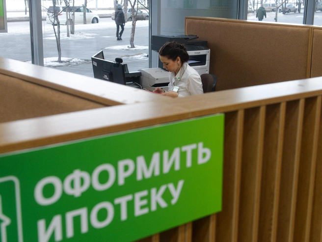 В соответствии с обновленными нормами, муж и жена не смогут получать льготные жилищные кредиты независимо друг от друга. | Источник: Артем Устюжанин / E1.RU