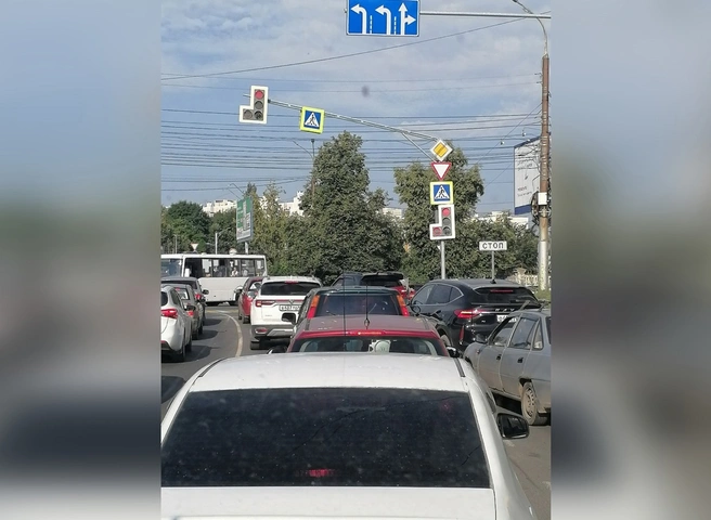 Рязанцы попросили вернуть прежнюю схему движения на перекрестке проезда Яблочкова и улицы Циолковского | ya62.ru