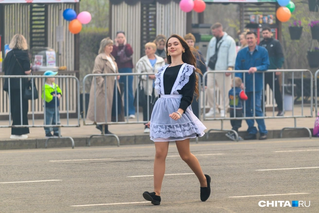 Школу в Красноярске закончат шесть тысяч одиннадцатиклассников | Источник: Олег Фёдоров / CHITA.RU