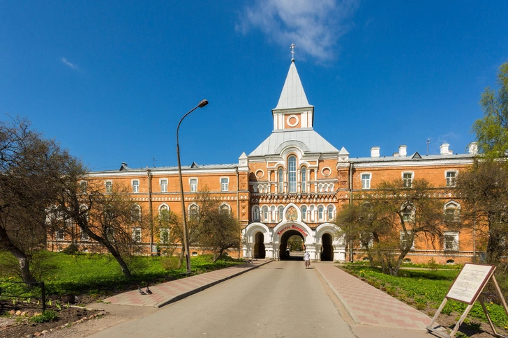 Свято-Троицкая Сергиева Приморская пустынь | Источник: vserg48 via Shutterstock/Fotodom.ru